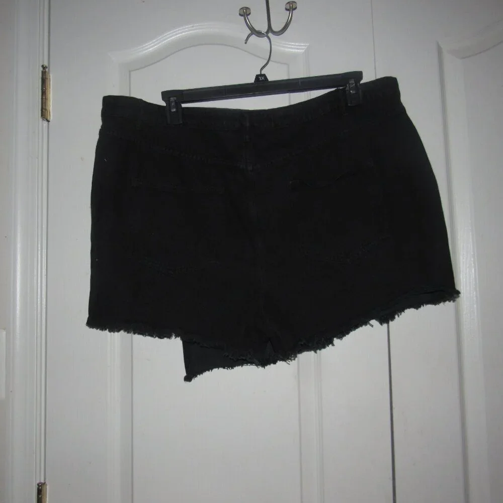 NWT Highway Jeans Black Denim Shorts Plus Size 22 High Rise Frayed Hem Cutoff